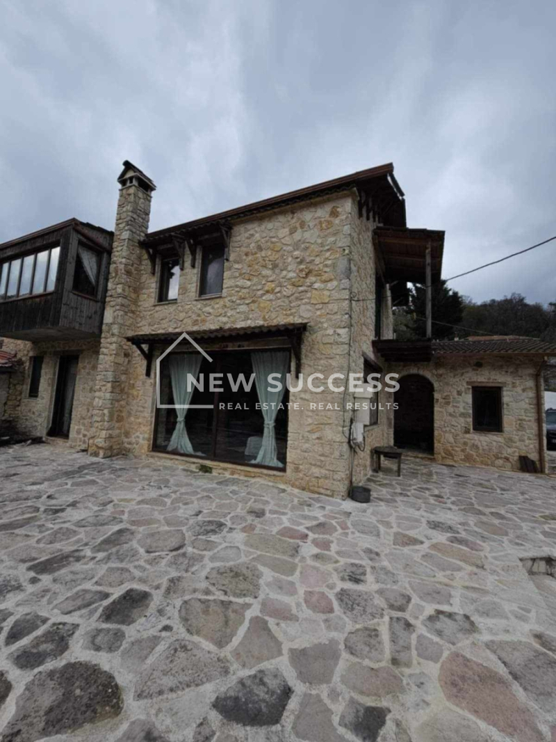 property-img